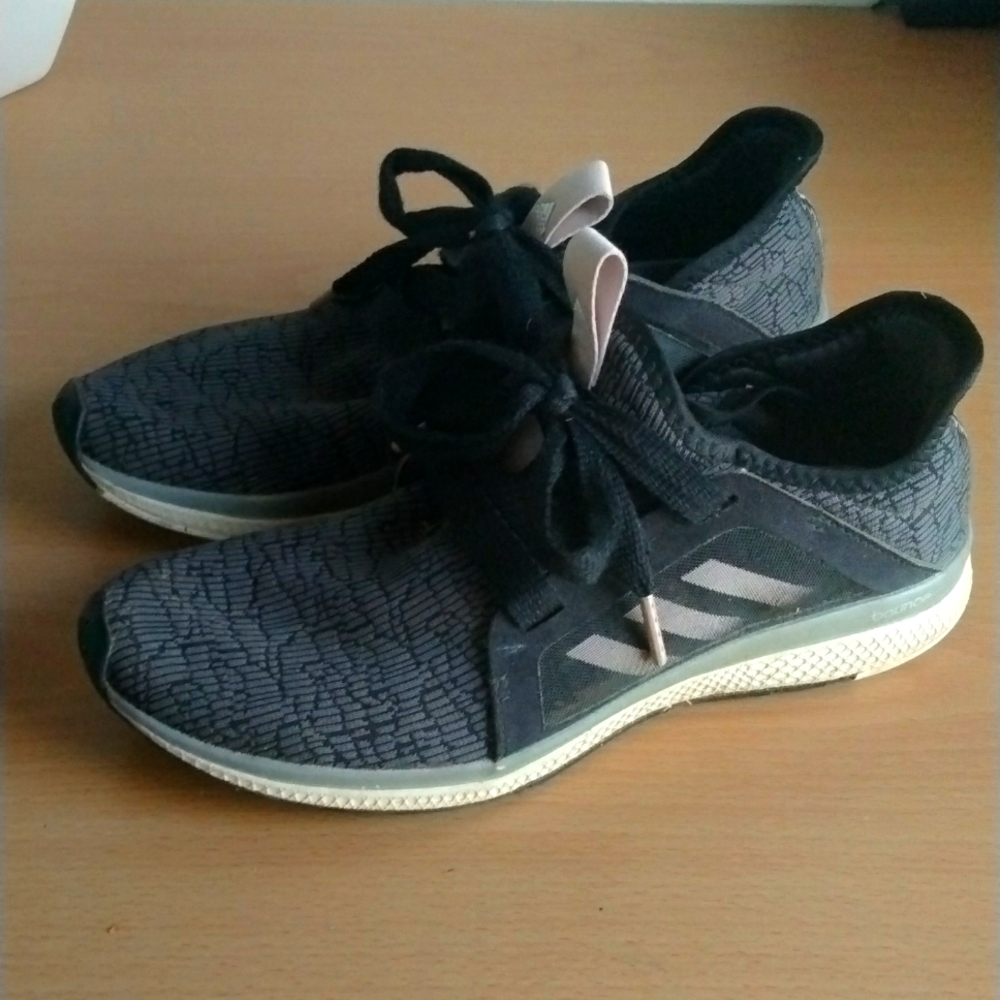 Women's Athletic Shoes